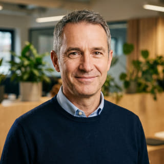 James Mitchell, identificado como Diretor Executivo da Farol Investório, em imagem de perfil