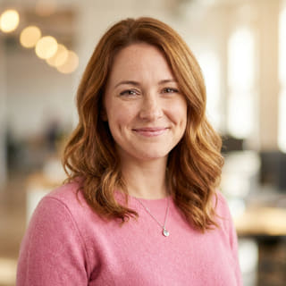 Emily Watson, identificada como Responsável pelo Apoio ao Cliente em Farol Investório, em imagem de perfil